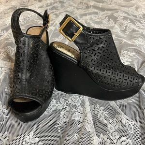 Black Madden Girl Wedge heels